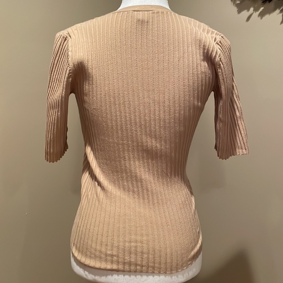 Ann Taylor Short Sleeve Tan V-Neck Sweater Size Small - Picture 3 of 7